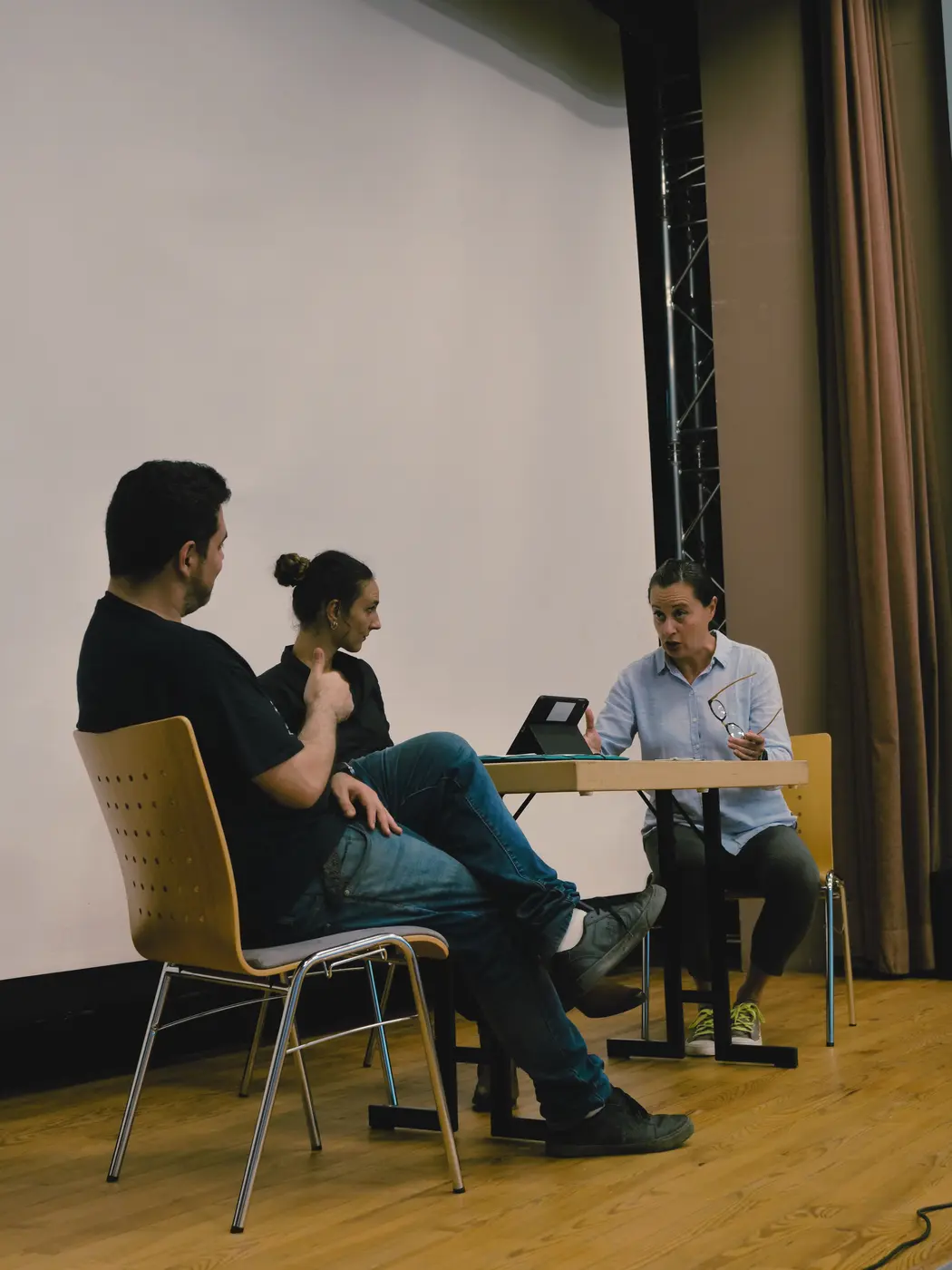 Participants gathered at a Forum Theatre session in Sanem.