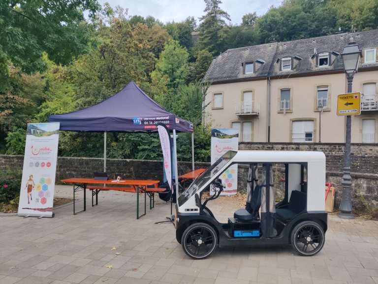 The Karbike in front of the &Auml;erdsch&euml;ff stand at Oekofest 2026